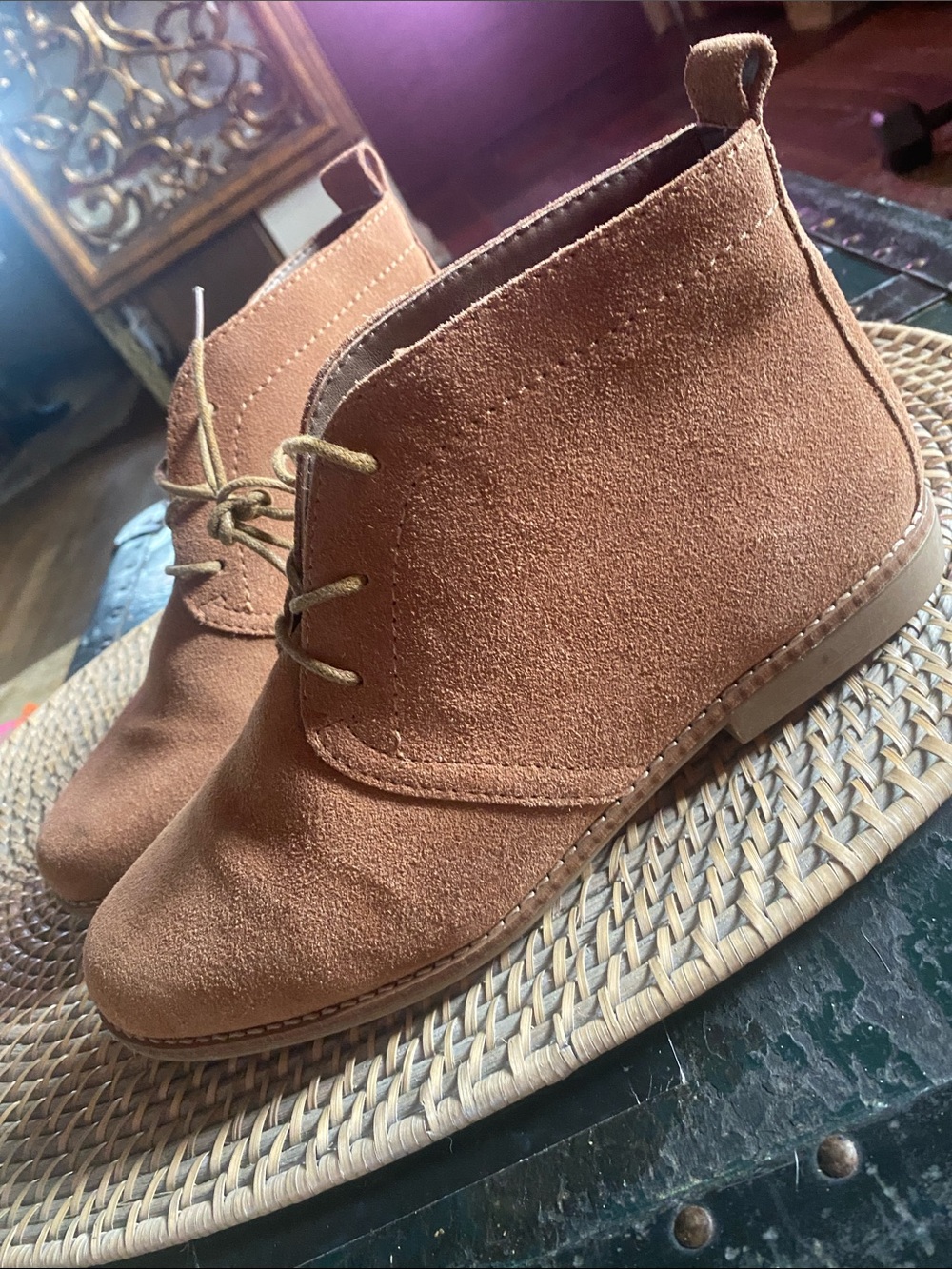 White Mountain Boots Womens 8M Auburn Three Eye Chukka Boot Tan Suede Lace Up